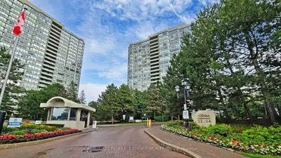 Condo Apartment in Brampton