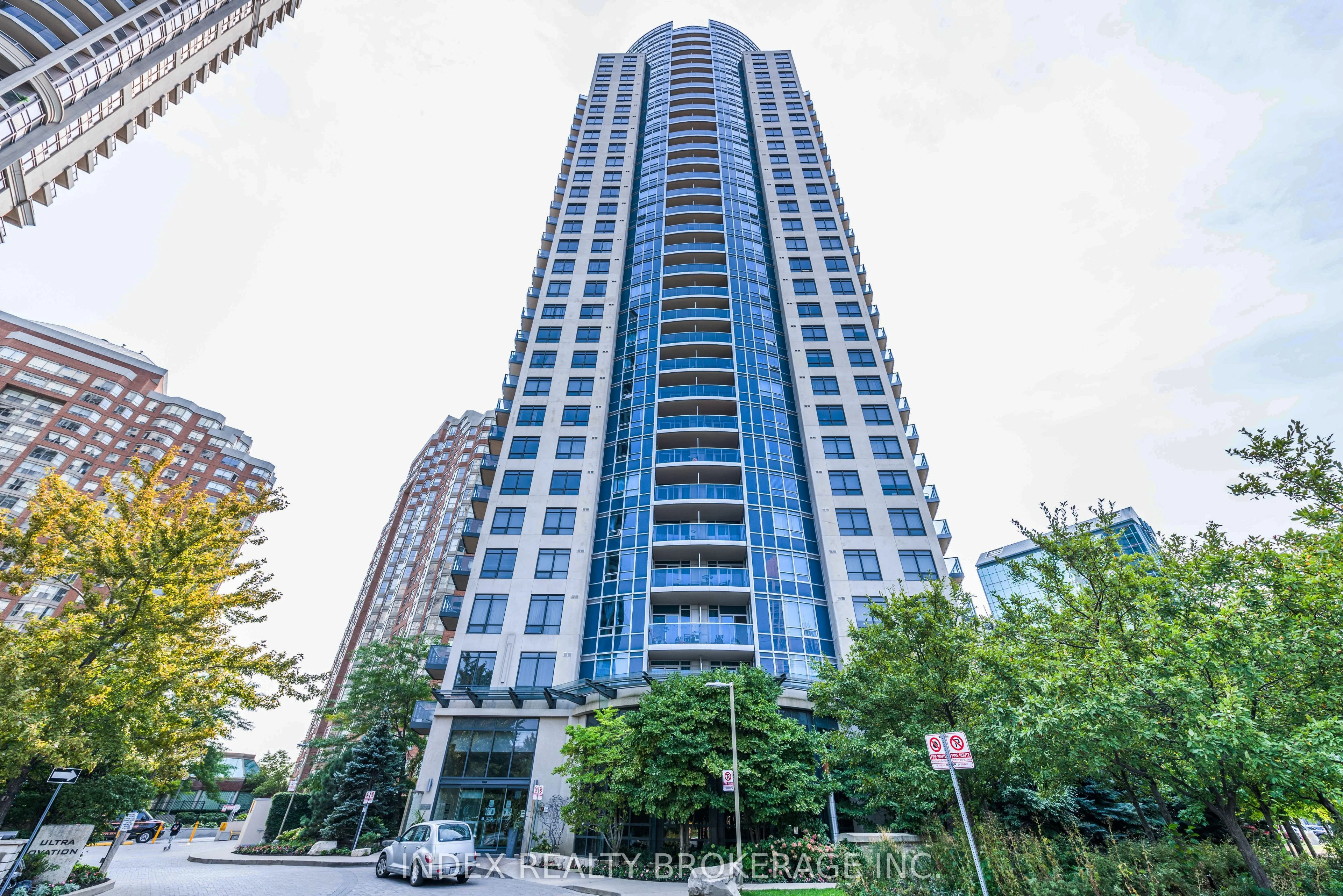 330 Burnhamthorpe Road 301, Mississauga, On L5b 0e1
