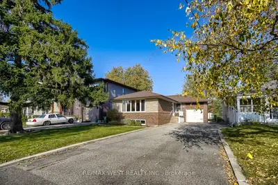 Detached in Toronto