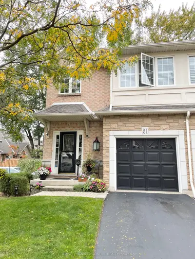 Condo Townhouse in Burlington