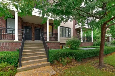 Condo Townhouse in Toronto