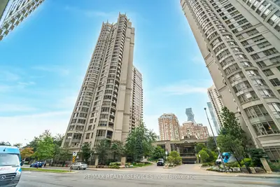 Condo Apartment in Mississauga