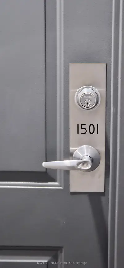 Condo Apartment in Mississauga
