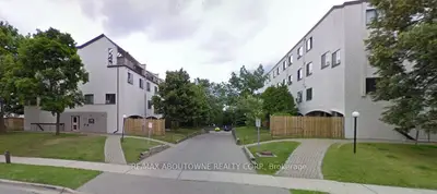 Condo Townhouse in Oakville