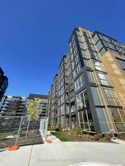 Common Element Condo in Oakville