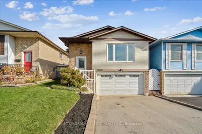 Detached in Burlington