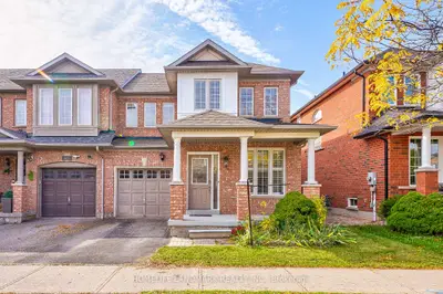 Att/Row/Townhouse in Burlington