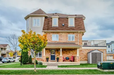 Att/Row/Townhouse in Burlington