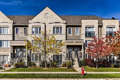 Condo Townhouse in Mississauga