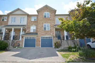 Condo Townhouse in Mississauga