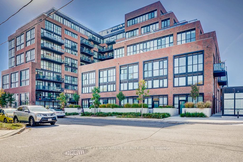 2300 St Clair Avenue W 533, Toronto W02, On M6n 1k8