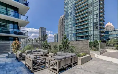 Condo Apartment in Mississauga