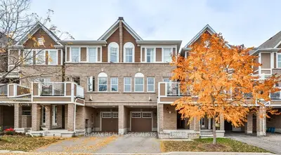 Att/Row/Townhouse in Milton