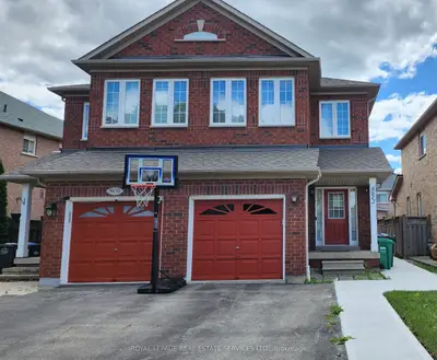 Semi-Detached in Mississauga