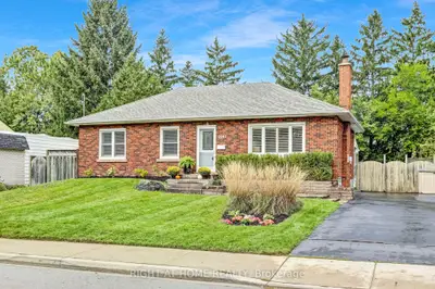 Detached in Burlington
