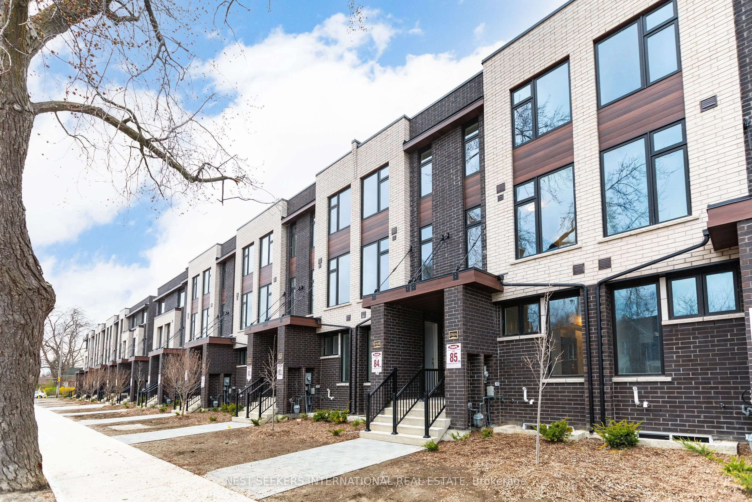 1760a Lawrence Avenue W 85 - 1, Toronto W04, On M6l 3c4