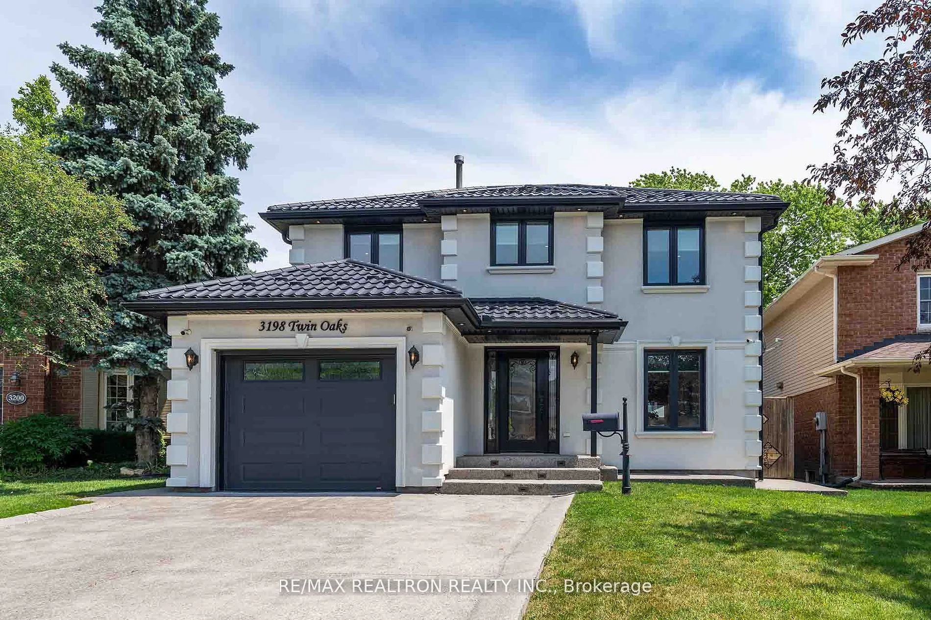 Detached in Burlington
