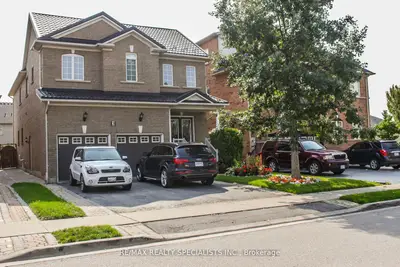 Detached in Brampton