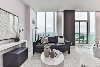 3985 Grand Park Drive Ph2803, Mississauga, On L5b 0h8