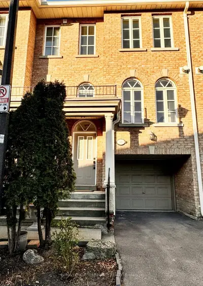 Condo Townhouse in Toronto