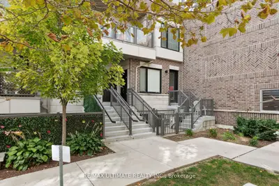 Condo Townhouse in Toronto