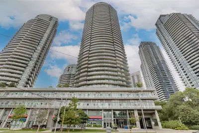 Condo Apartment in Toronto