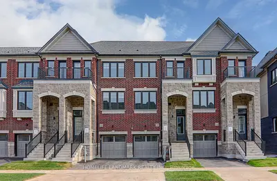 Att/Row/Townhouse in Oakville