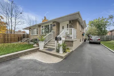 Semi-Detached in Mississauga