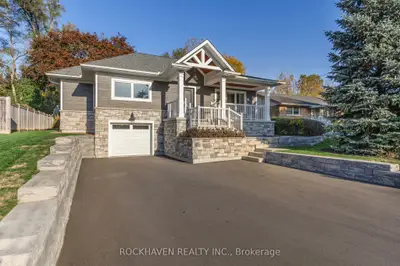 Detached in Burlington