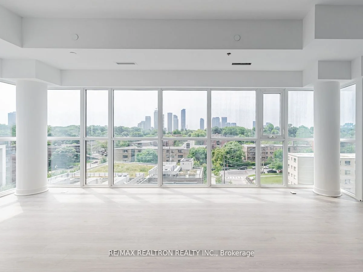 25 Neighbourhood Lane 704, Toronto W07, On M8y 0c4