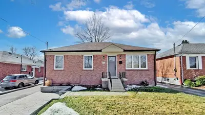 Detached in Oakville