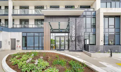 Common Element Condo in Oakville