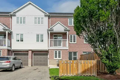 Condo Townhouse in Mississauga