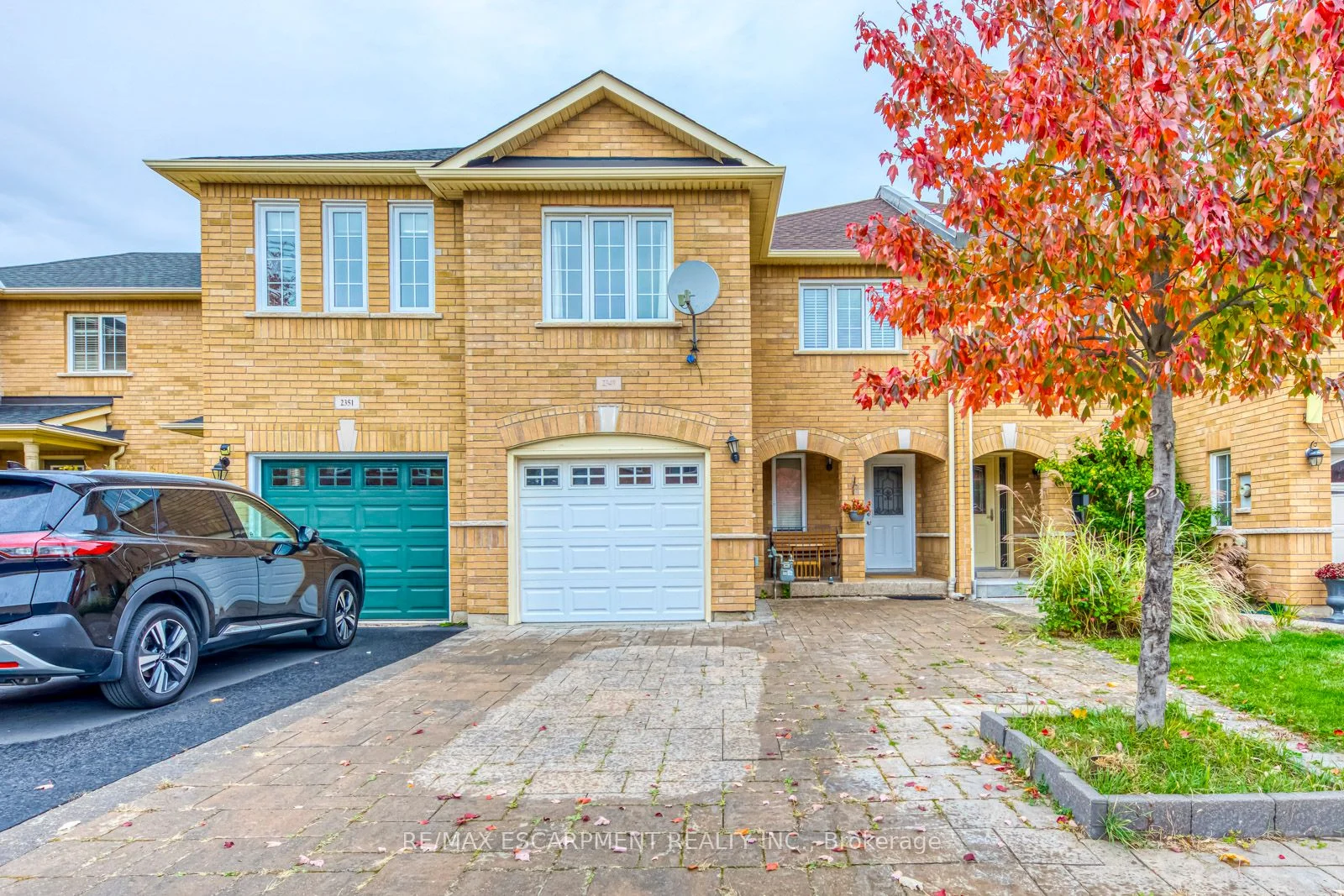 Att/Row/Townhouse in Oakville