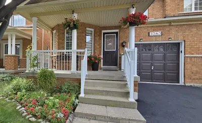 Semi-Detached in Mississauga