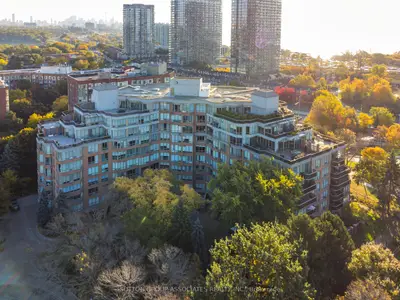 Condo Apartment in Toronto