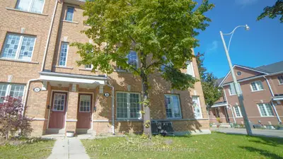 Condo Townhouse in Toronto
