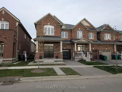 Att/Row/Townhouse in Brampton