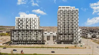 Common Element Condo in Oakville