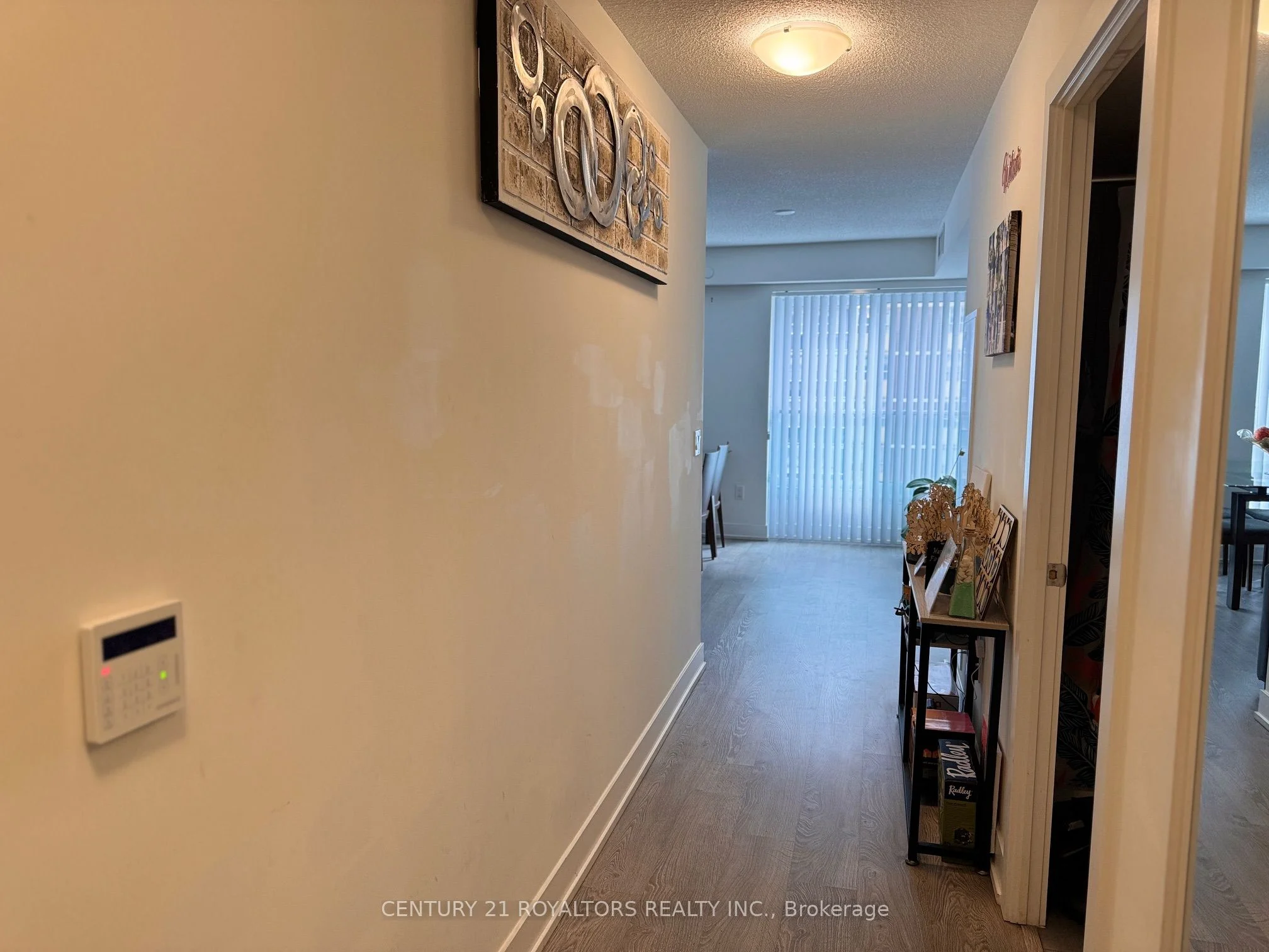 9 Mabelle Avenue S 1225, Toronto W08, ON M9V 4Y1