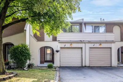 Condo Townhouse in Mississauga