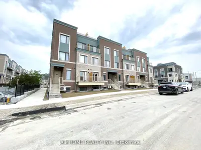 Condo Townhouse in Toronto