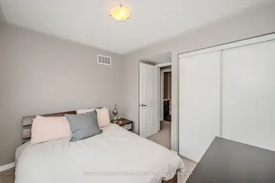 Condo Townhouse in Oakville