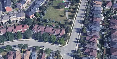Att/Row/Townhouse in Brampton