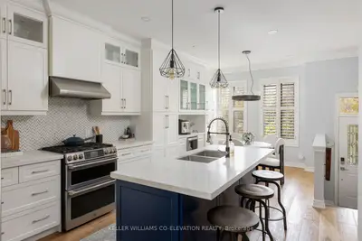 Att/Row/Townhouse in Toronto