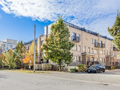 Condo Townhouse in Toronto