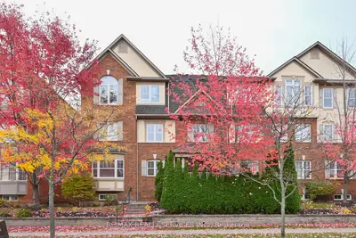 Condo Townhouse in Mississauga