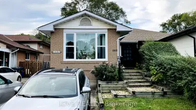 Semi-Detached in Mississauga