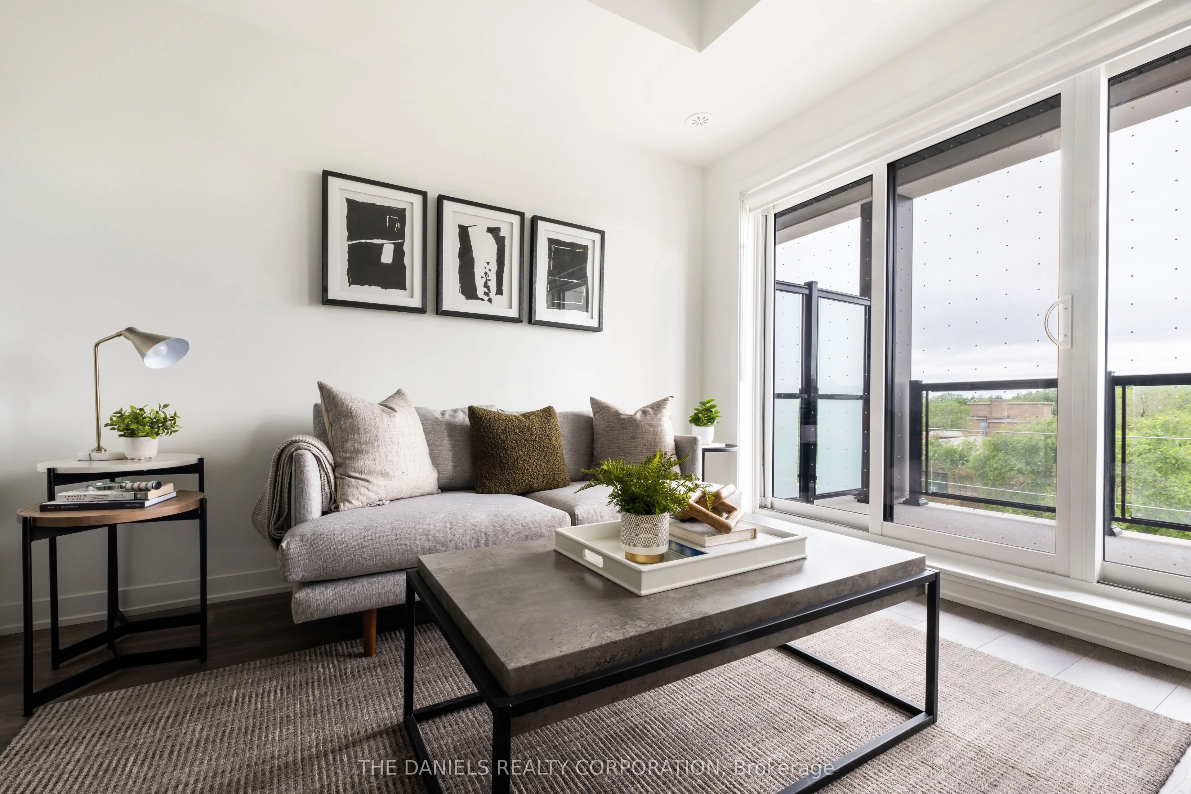 165 Canon Jackson Drive 402, Toronto W04, On M6m 0c4