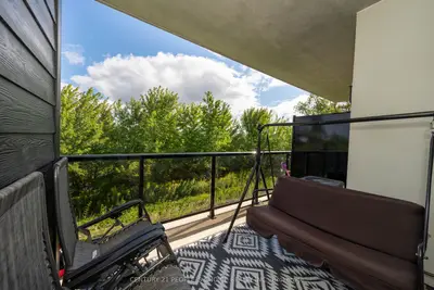 Condo Apartment in Milton